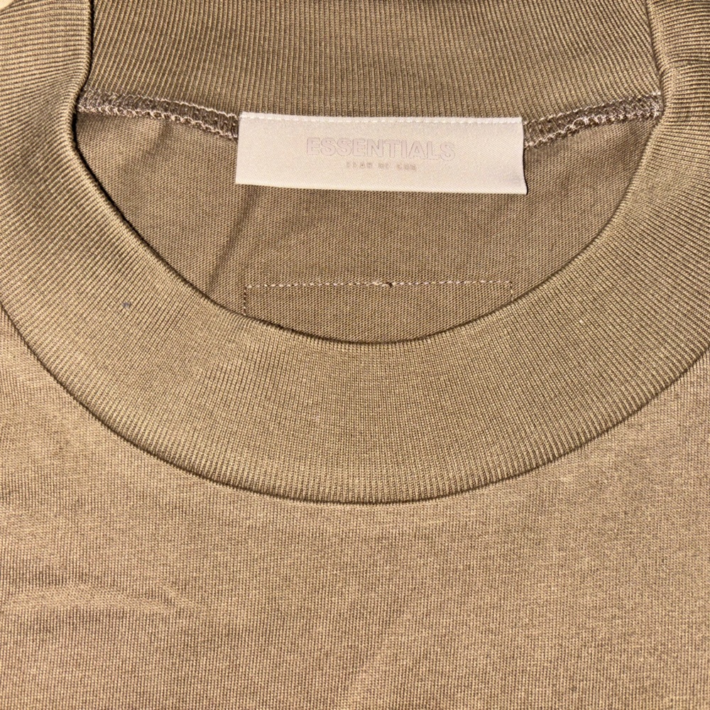 Essentials size :M - Picture 3 of 5